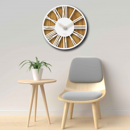 Nowoczesny drewniany zegar ścienny o minimalistycznym, geometrycznym wzornictwie
