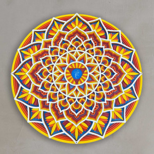 Drewniana mandala na ścianie z energią feng shui 2