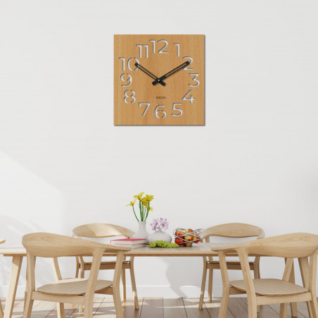Nowoczesny drewniany zegar ścienny o minimalistycznym designie