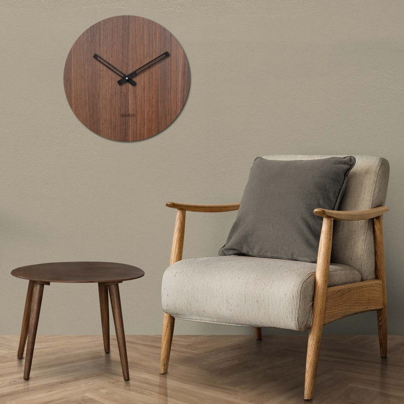 Minimalistyczny zegar ścienny w kształcie koła