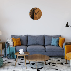 Elegancki drewniany zegar z naturalnym usłojeniem i kontrastowym wzorem. 2