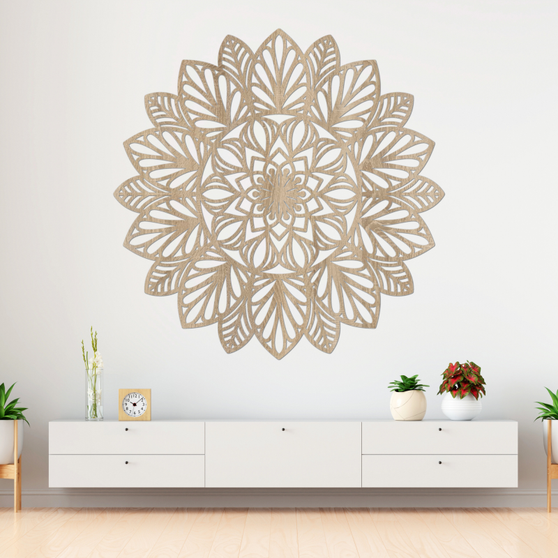 Drewniana mandala na ścianie