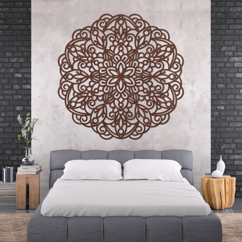 Elegancka drewniana mandala na ścianie w nowoczesnym wnętrzu w stylu boho