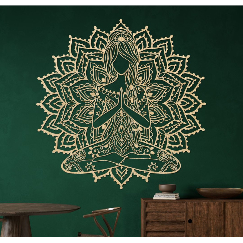 Drewniana mandala 3D przedstawiająca kobietę uprawiającą jogę na ścianie - designerska dekoracja do salonu, która stworzy nowocz