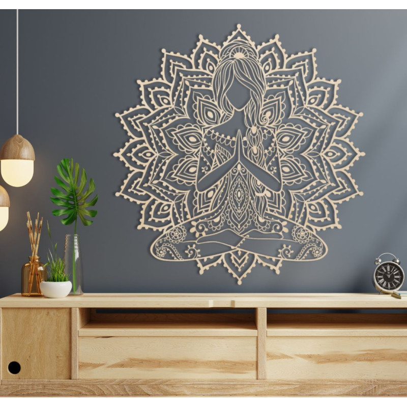 Drewniana mandala 3D przedstawiająca kobietę uprawiającą jogę na ścianie - designerska dekoracja do salonu, która stworzy nowocz