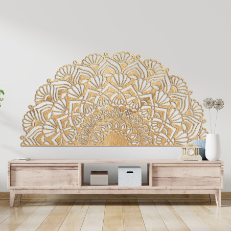 Luksusowa, drewniana, półokrągła mandala do stylowego wnętrza w stylu boho.