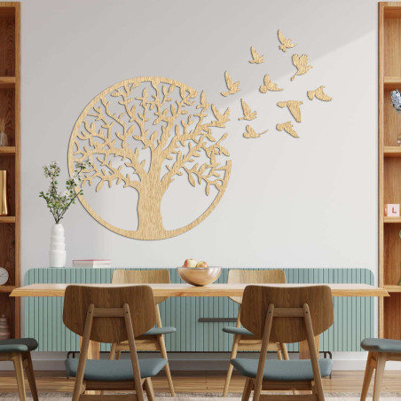 Drewniany obrazek drzewa życia z latającymi ptakami