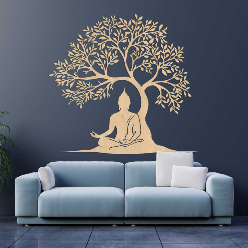 Drewniane drzewo życia z medytującą figurą Buddy pod drzewem
