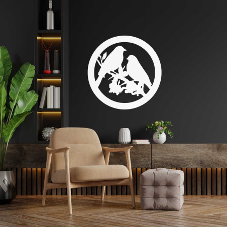 Drewniane malowidło ścienne przedstawiające ptaki na gałęzi