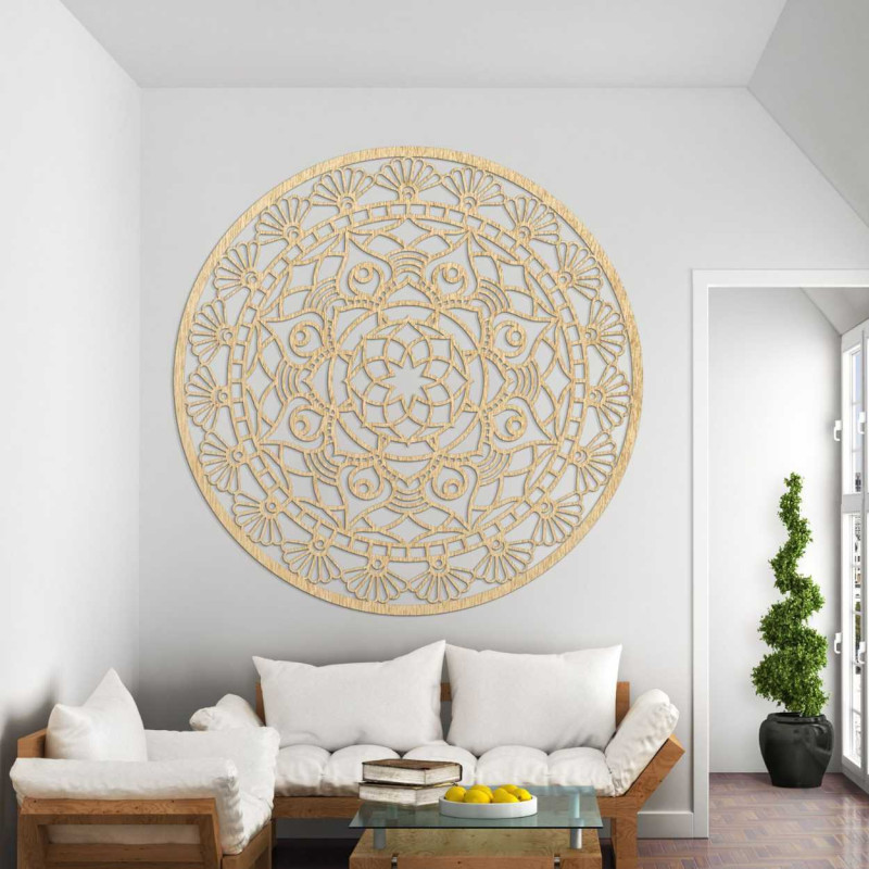 Okrągły design z delikatnymi liniami i kwiatowymi wzorami tworzy harmonijną całość.
