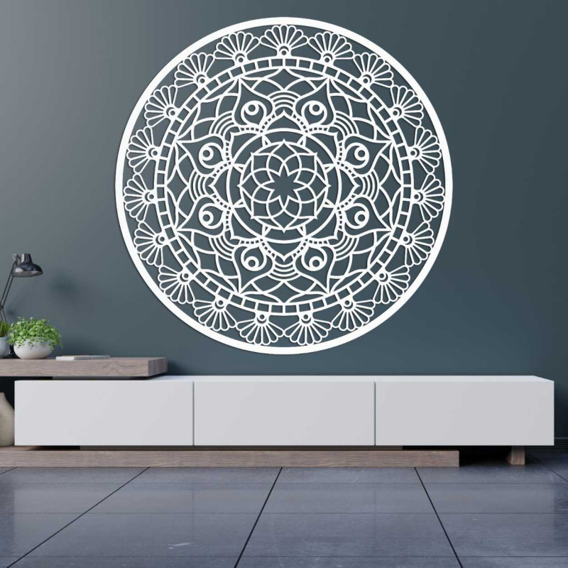 Okrągły design z delikatnymi liniami i kwiatowymi wzorami tworzącymi harmonijną całość.