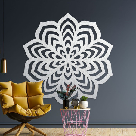 Symetryczna ozdoba z warstwowym motywem rozwijającego się kwiatu.