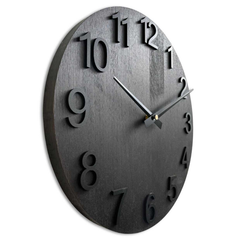 Okrągły drewniany zegar o prostym, minimalistycznym designie