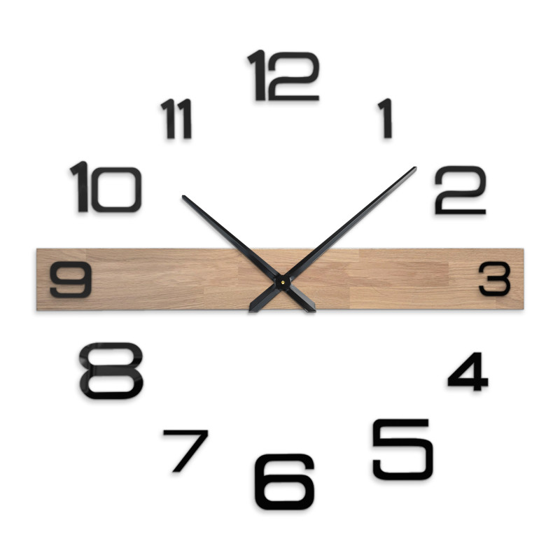 Luksusowy drewniany zegar ścienny o minimalistycznym designie i kontrastujących cyfrach.