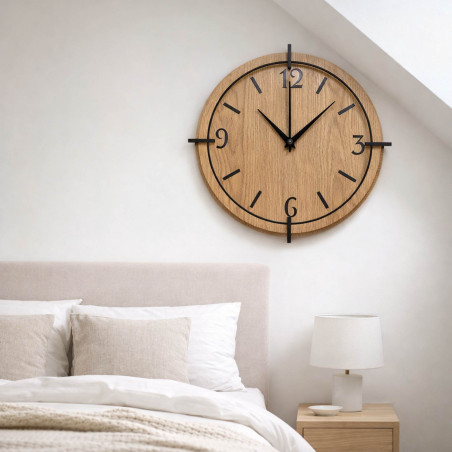 Stylowy zegar dębowy – minimalistyczny design i kontrastujące czarne detale