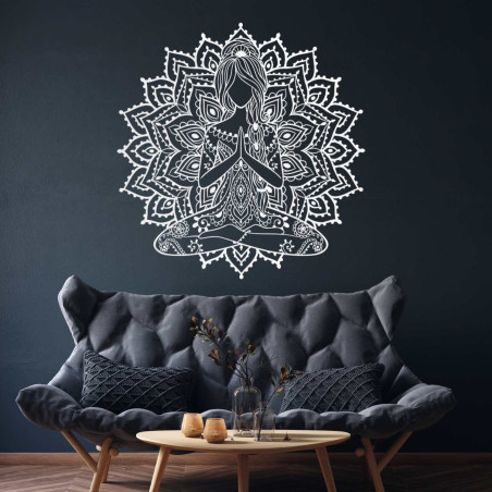Designerska drewniana mandala z motywem jogi - trójwymiarowa dekoracja ścienna do salonu o harmonijnym efekcie.