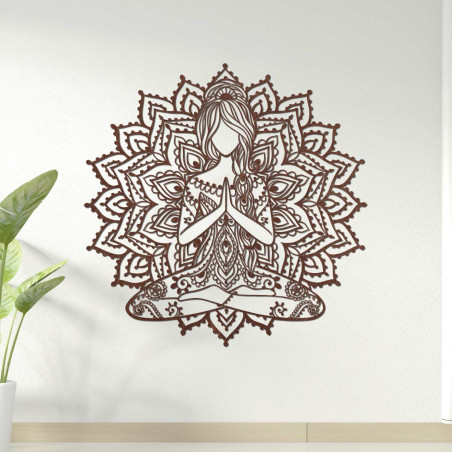 Designerska drewniana mandala z motywem jogi - trójwymiarowa dekoracja ścienna do salonu o harmonijnym efekcie.