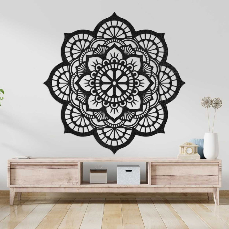 Drewniana rzeźbiona mandala na ścianę ze szczegółowym wzorem kwiatowym