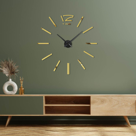 Luksusowy zegar ścienny DIY ze złotymi detalami i minimalistycznym designem