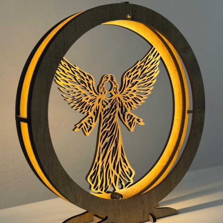 Lampa LED z aniołem tworzy przyjemną i harmonijną atmosferę w domu