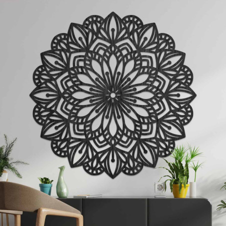 Drewniana mandala na ścianę z bogatym wzorem ozdobnym
