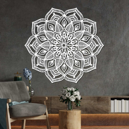 Okrągła drewniana mandala z precyzyjnym rzeźbą laserową i bogatymi detalami