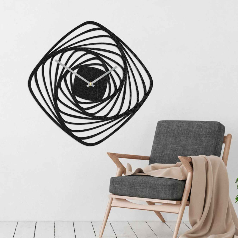 Nowoczesny drewniany zegar ścienny z geometrycznym spiralnym wzorem i dekoracją w kolorze złotego dębu.